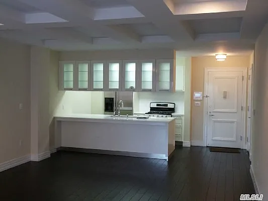 Rented by Prime Realty | media 32