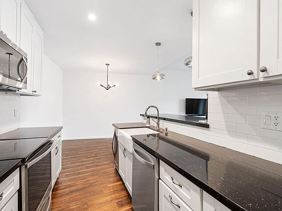 5th image of 7250 Franklin Ave Unit 305