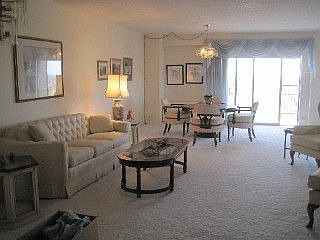 4th image of 6833 N Kedzie Ave APT 702