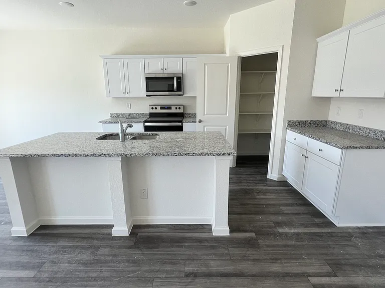 10320 Holycross Ln — Photo 5