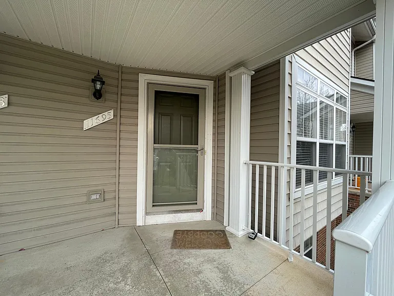 11695 Squiers Blvd — Photo 2