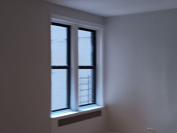 5th image of 4580 Broadway #V