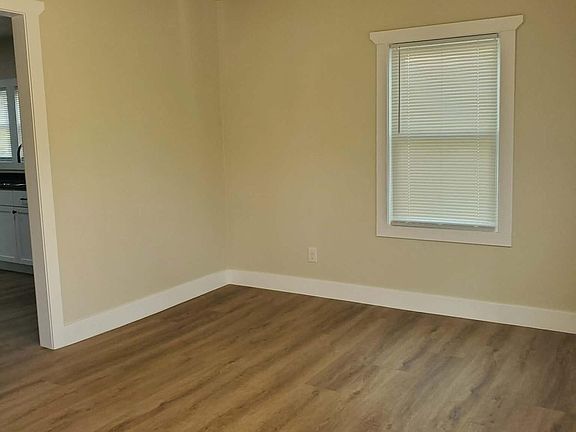 2nd image of 909 S Fulton St