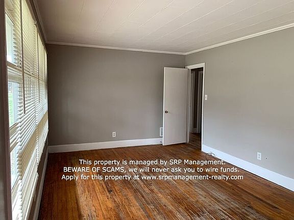 3rd image of 109 W Maine Ave