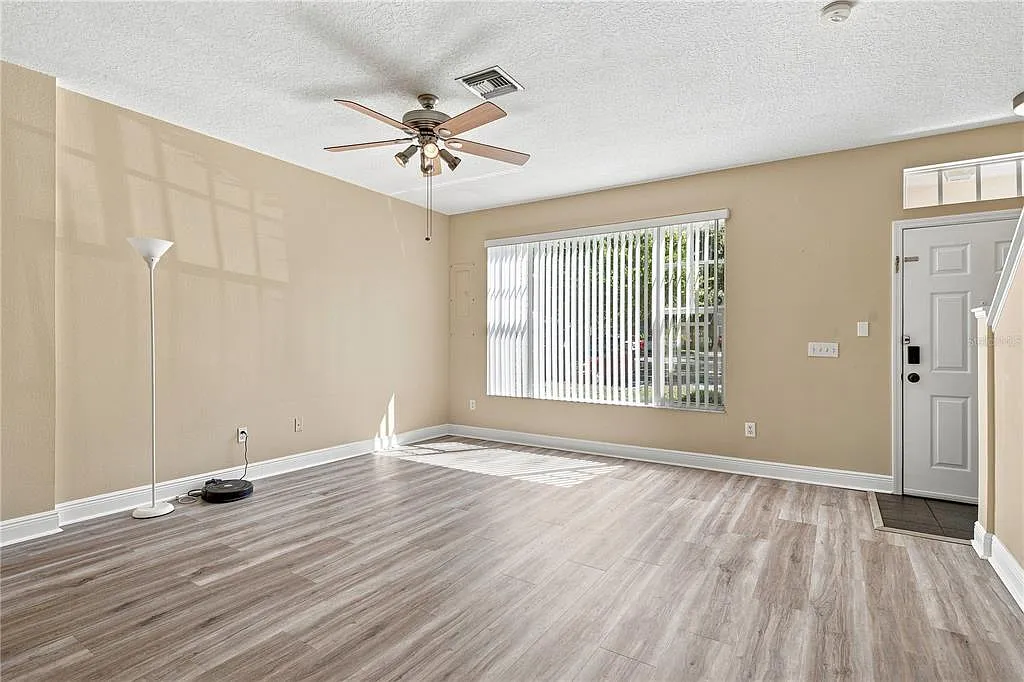 2 bed, 1.5 bath, 1133 sqft, $2,000 — Photo 4