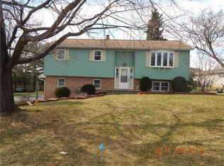 6 Stonefence Rd, Milton, PA 17847