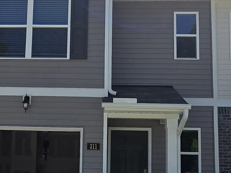 311 Cherry Laurel Dr — Photo 4