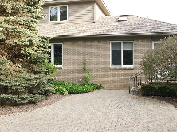 Private In-Law Suite Parking