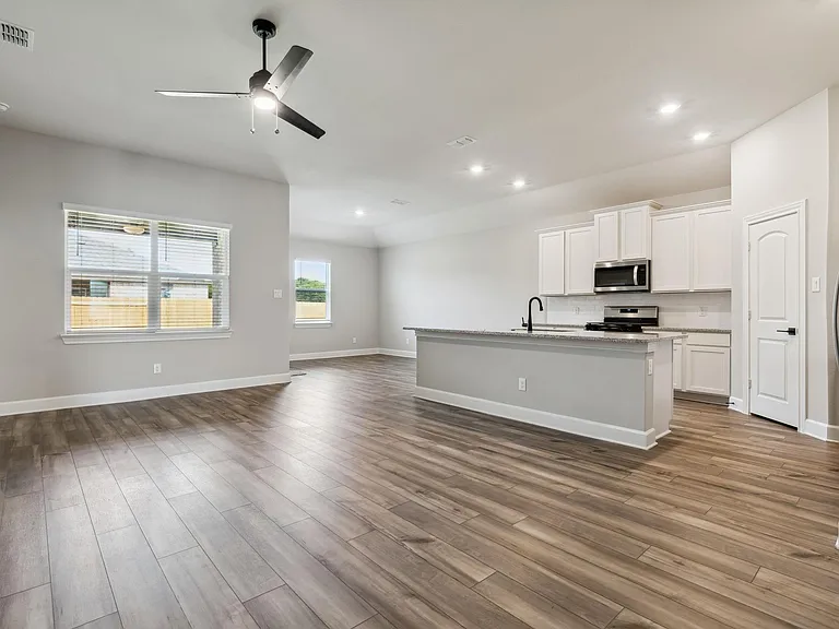 2113 Atwood Dr — Photo 9
