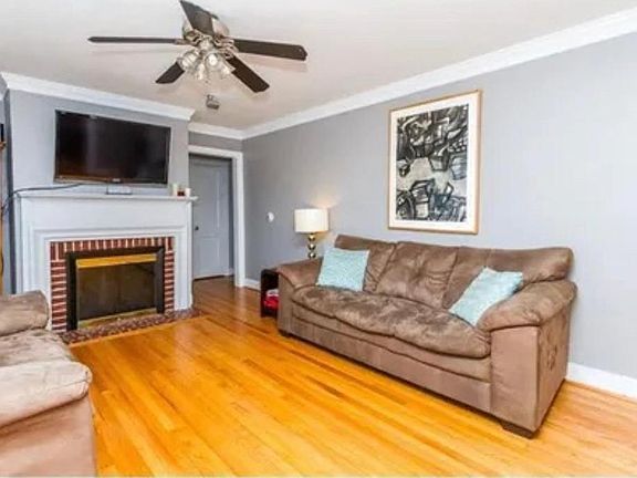 2nd image of 3008 Kenwood Ave
