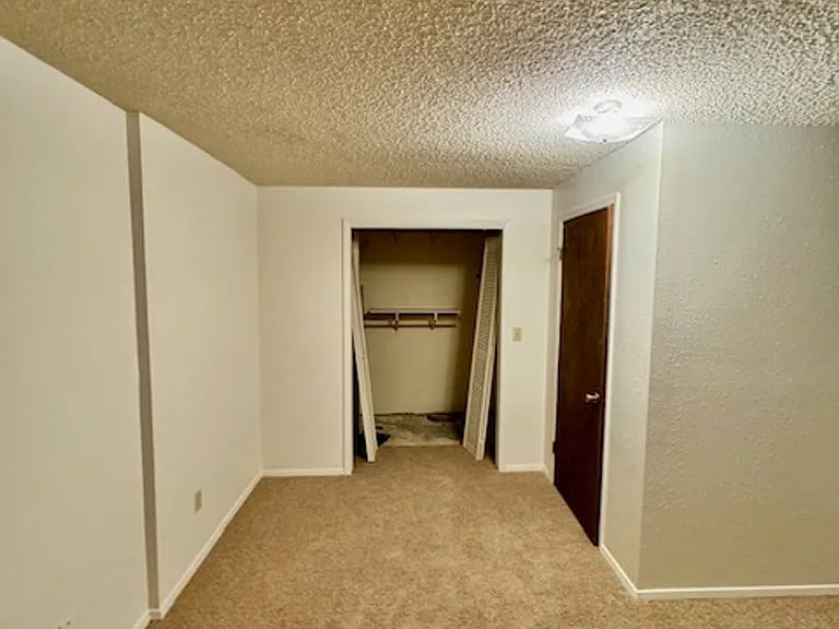 1605 W Koch St — Photo 19