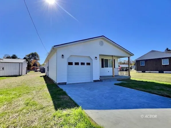 17 W 2nd St, Athens, OH 45701