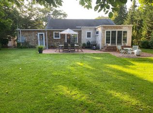 19 School Ln, Westhampton, NY 11978