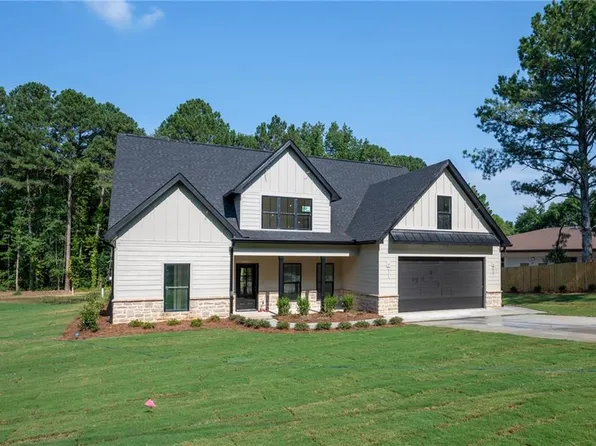 140 Cambridge Ct, Calhoun, GA 30701