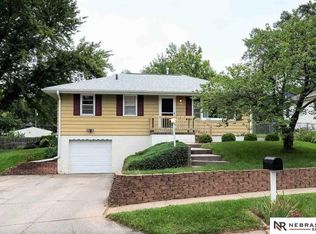 7741 Richmond Dr, Omaha, NE 68134