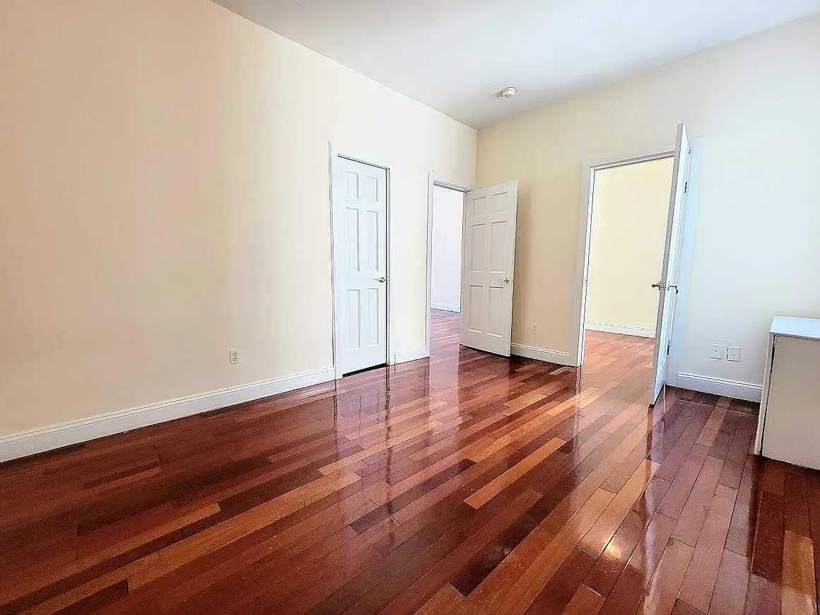 408 West 44th Street — Photo 2