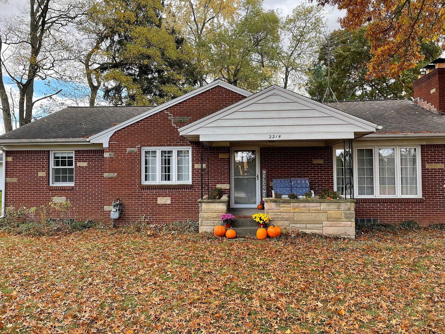 2214 Knapp St NE, Grand Rapids, MI 49505 Zillow
