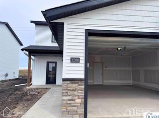 3200 Scotch Ln, Mankato, MN 56001