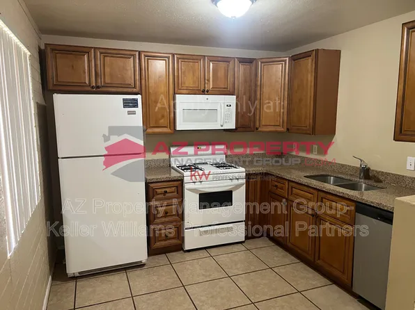 207 S 3rd St APT 11, Avondale, AZ 85323