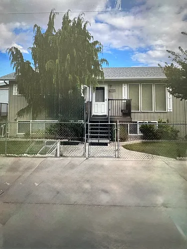 1223 N Western Ave Photo 1