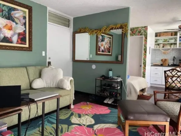 2649 Varsity Pl APT 212, Honolulu, HI 96826
