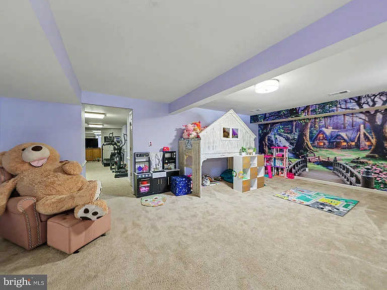 16652 Purcival Ct — Photo 37