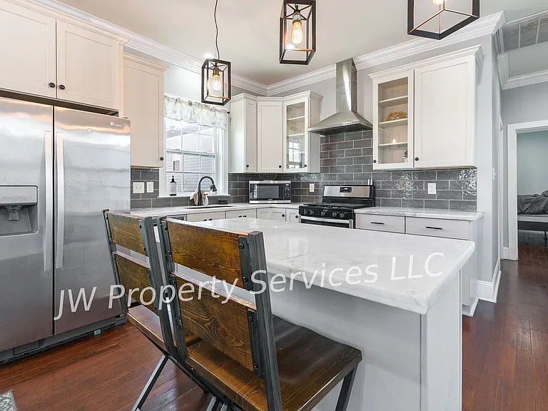 324 N Roman St — Photo 7