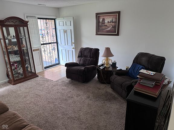 4th image of 2609 Harwich Dr