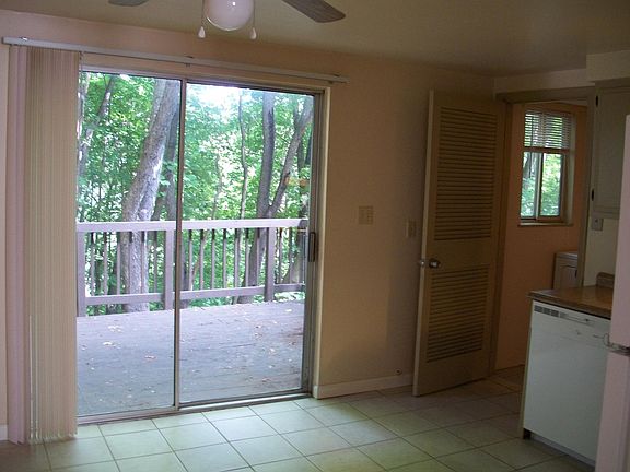 206 Chateau Lane Butler Pa for rent. 724-712-9272