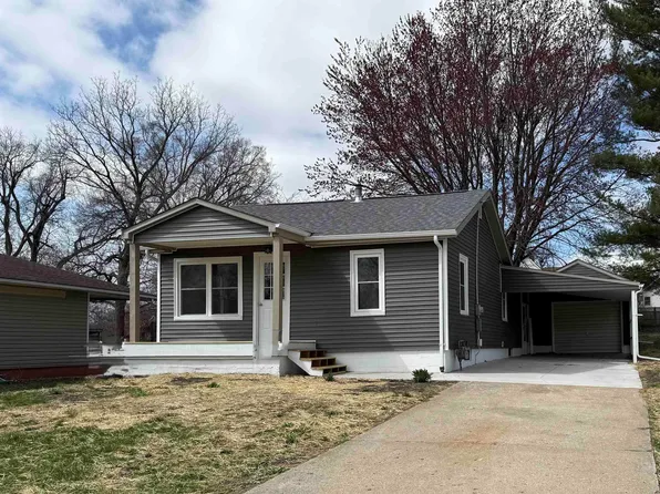 646 N 6th Ave, Canton, IL 61520