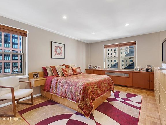 4th image of 415 E 52nd St APT 11AA