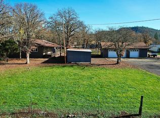 6350 Rogue River Dr, Shady Cove, OR 97539