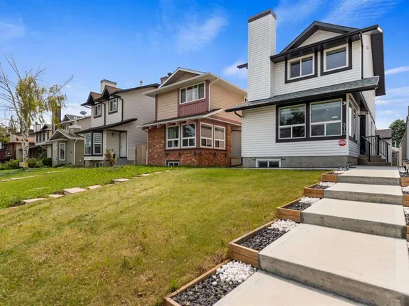 313 E Falwood Way NE, Calgary, AB T3J 1A9