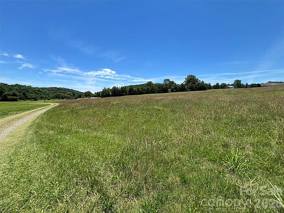 5th image of 4405 Maple Creek Rd