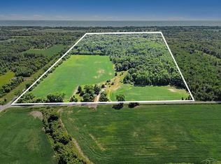 4944 N Elevator Rd, Pinconning, MI 48650