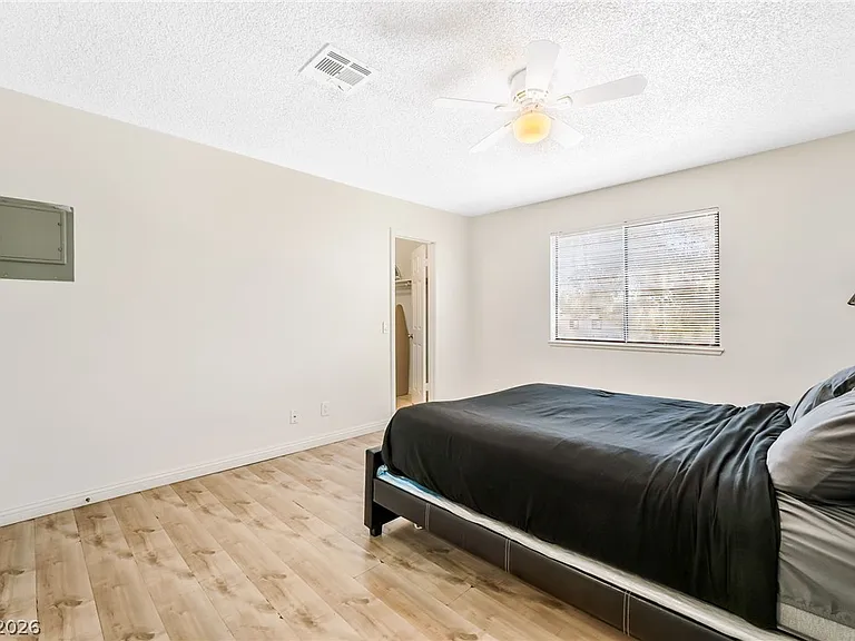 5576 W Rochelle Ave #43C — Photo 17