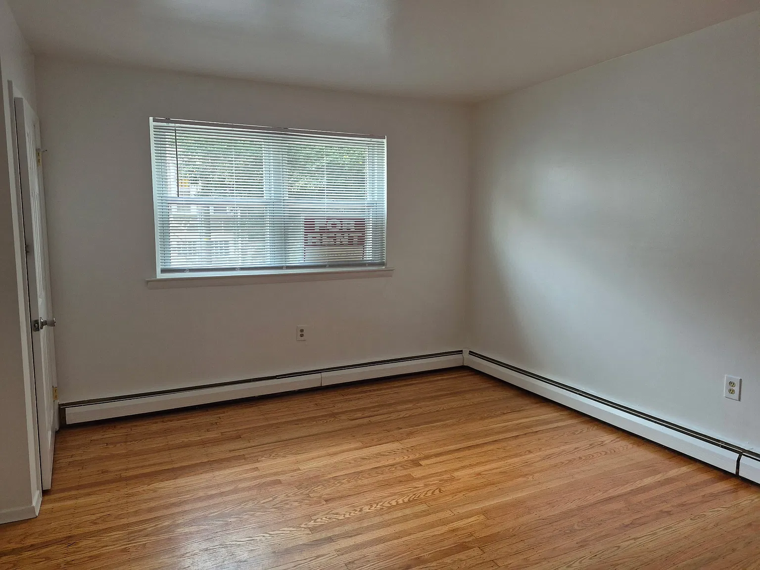 1 bed, 589 sqft, $1,300 — Photo 1