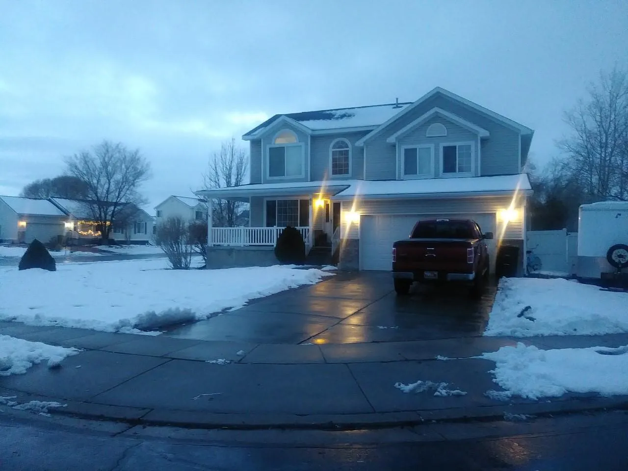 5 bed, 2.5 bath, 2400 sqft, $2,450 — Photo 4