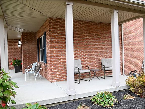 3rd image of 3 Sierra Ln