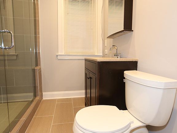 2nd image of 2944 W Diversey Ave