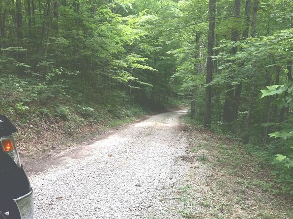 692 Top Of World Dr, Louisa, KY 41201