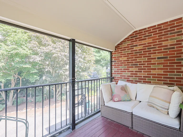 27 Chesterfield Rd — Photo 13