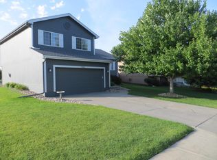 17042 Sahler St, Omaha, NE 68116