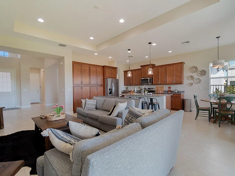 4644 Citron Way — Photo 14