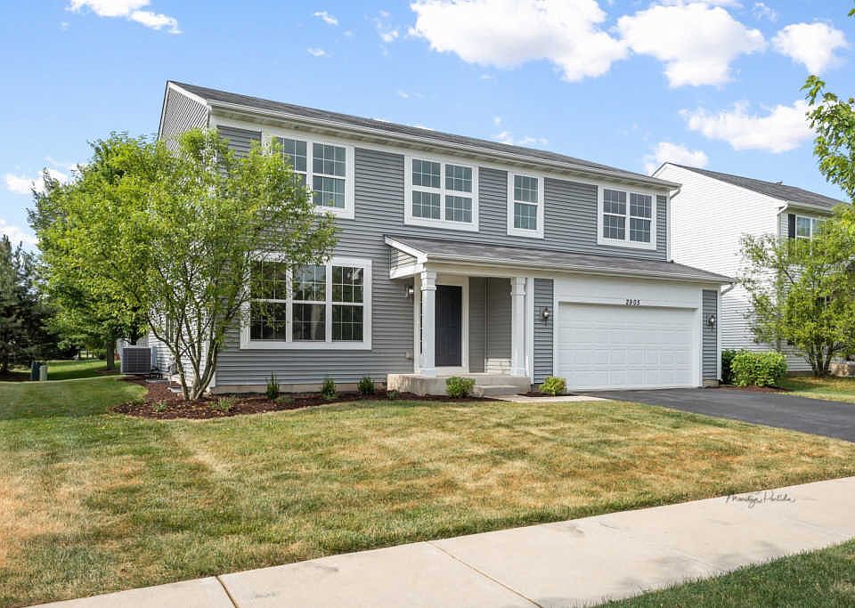 1st image of 2905 Darley Dr