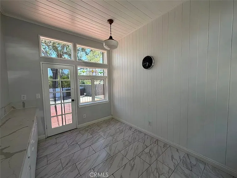 5738 Agnes Ave — Photo 6