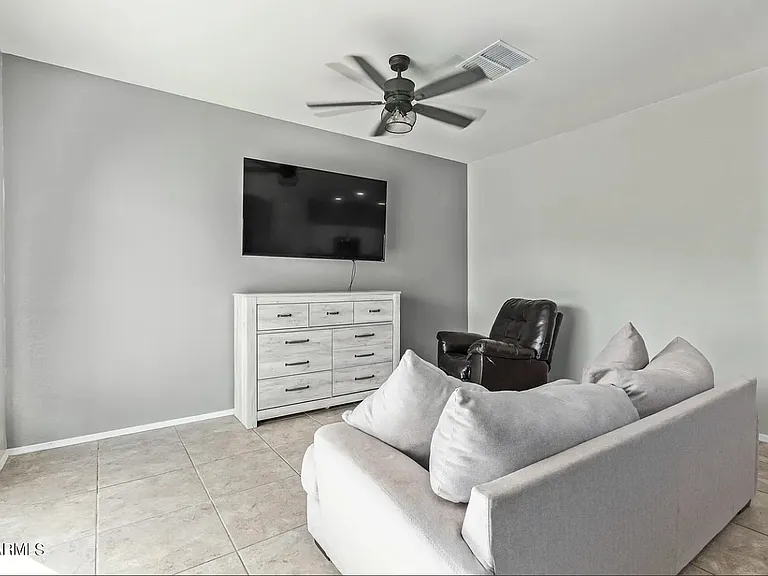 30987 W Columbus Ave — Photo 13