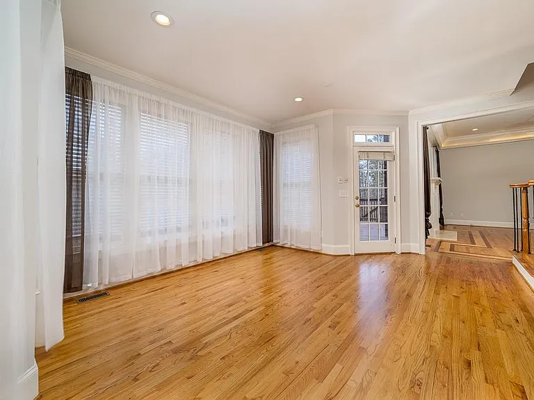 9445 Stoney Ridge Ln — Photo 29