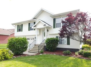 2800 Turnberry Dr, Ottawa, IL 61350
