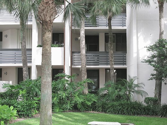 2nd image of 11370 Twelve Oaks Way APT 118